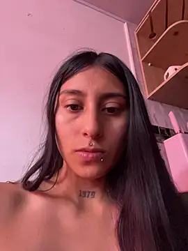 Snapshot of Violeet-Smith chatting on November 2025 06:41:02 PM Violeet-Smith online show from November 2025 06:41:02 PM