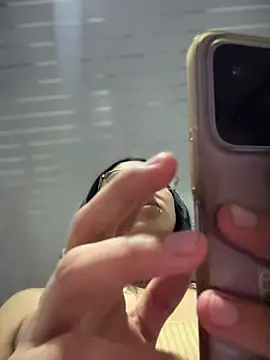 Violeet-Smith online show from April 2026 02:30:02 AM