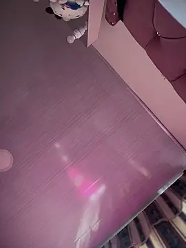 Violeet-Smith online show from March 2026 01:50:01 PM