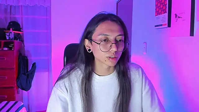 Snapshot of _Astrea_ chatting on February 2026 01:18:02 AM Astrea online show from February 2026 01:18:02 AM