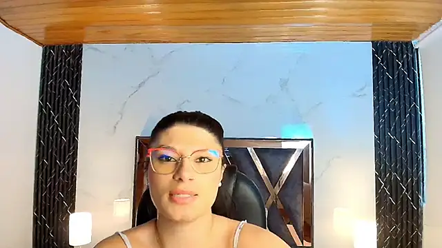 Snapshot of AlexaLaenz chatting on January 2026 11:49:02 AM AlexaLaenz online show from January 2026 11:49:02 AM