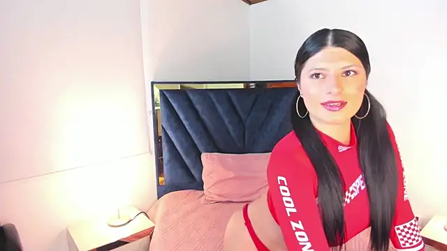 Snapshot of AlexaLaenz chatting on November 2025 12:04:01 PM AlexaLaenz online show from November 2025 12:04:01 PM