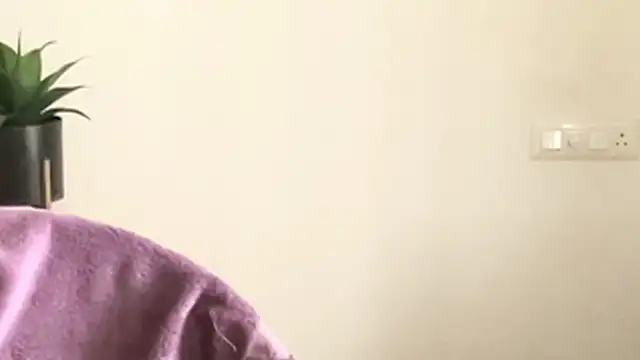 MakeMeAwareAah online show from December 2025 07:23:01 AM