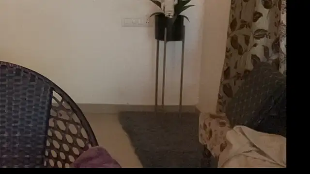 MakeMeAwareAah online show from December 2025 01:05:01 AM