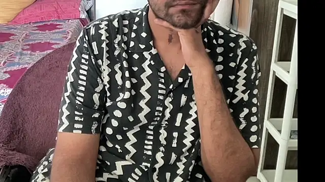 MakeMeAwareAah online show from October 2025 04:46:02 AM