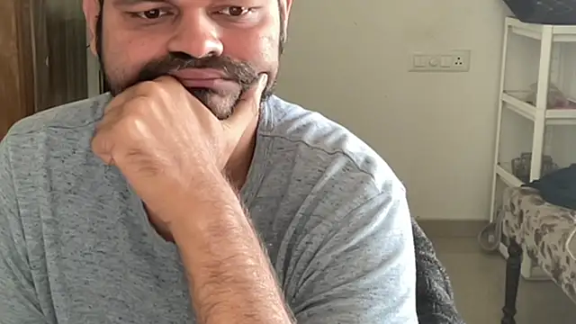 MakeMeAwareAah online show from December 2025 04:03:02 AM