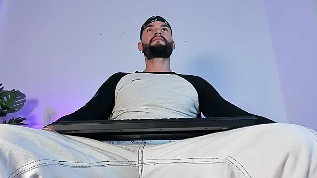 Snapshot of ODINVIDE-1 chatting on October 2025 05:33:02 PM ODINVIDE-1 online show from October 2025 05:33:02 PM