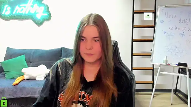 MiraaBloom online show from November 2025 04:33:01 PM