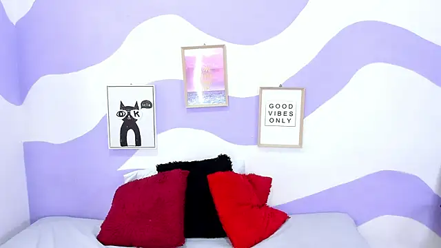 VIOLETA-28 online show from October 2025 02:02:02 PM