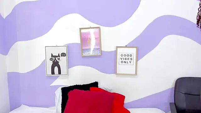 VIOLETA-28 online show from October 2025 01:21:01 PM