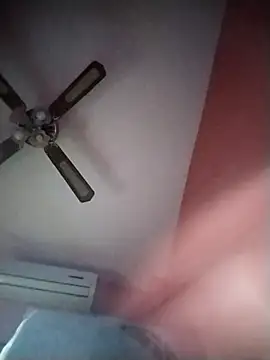 Snapshot of Danii2005 chatting on November 2025 09:04:02 PM Danii2005 online show from November 2025 09:04:02 PM