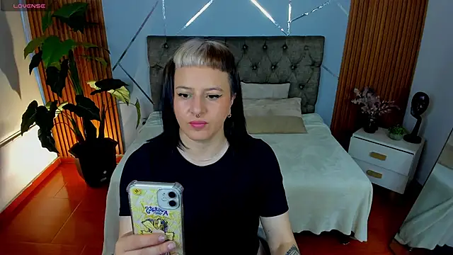 camilaa lux online show from November 2025 11:15:02 AM