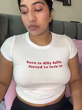 Your Girl Zara online show from November 2025 04:45:01 PM