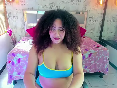 ROZZE MILA online show from November 2025 01:14:01 PM