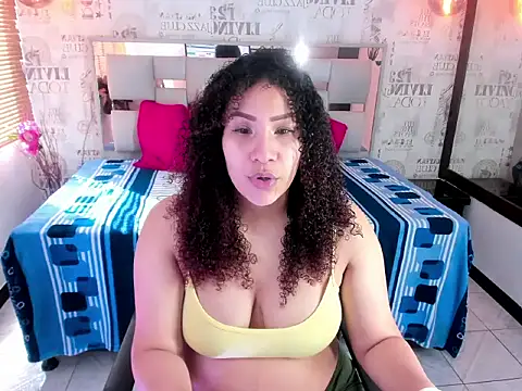 ROZZE MILA online show from November 2025 01:15:02 PM