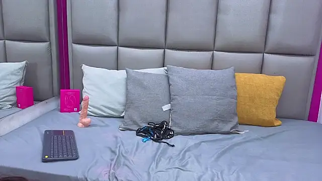 ZharidjParker online show from January 2026 01:18:01 PM