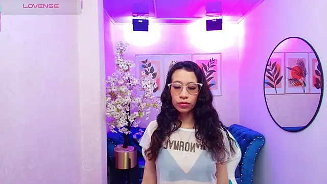 Snapshot of gabby_martinezz chatting on October 2025 12:37:02 PM gabby martinezz online show from October 2025 12:37:02 PM