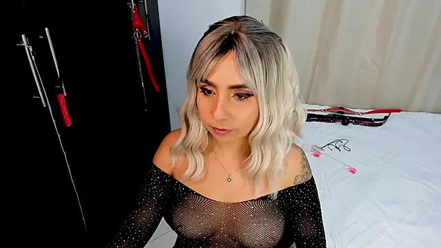 Emilyvalk  online show from February 2026 08:18:01 PM