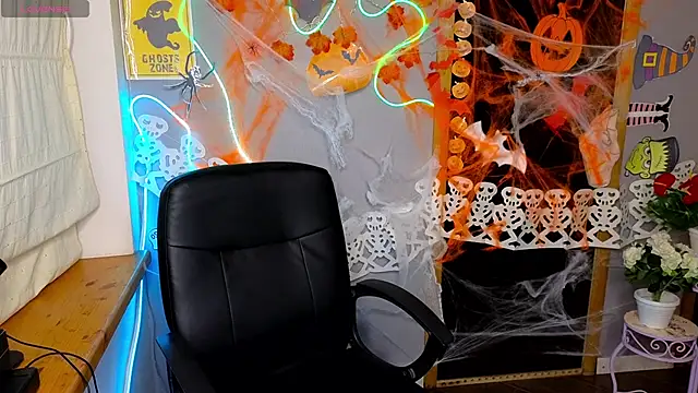 KittyShenson online show from November 2025 07:17:02 PM