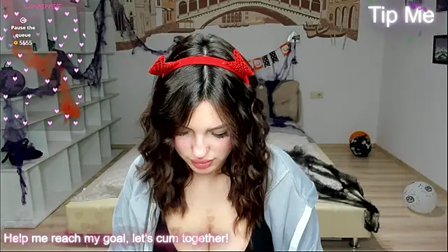 KittyShenson online show from October 2025 01:08:01 PM