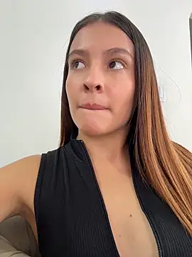 Talia Bonet online show from June 2026 05:02:01 PM