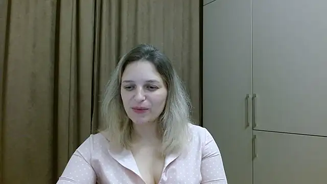 ElisSky301 online show from December 2025 10:10:01 PM