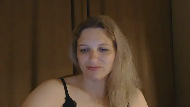 Snapshot of ElisSky301 chatting on June 2026 08:25:02 PM ElisSky301 online show from June 2026 08:25:02 PM