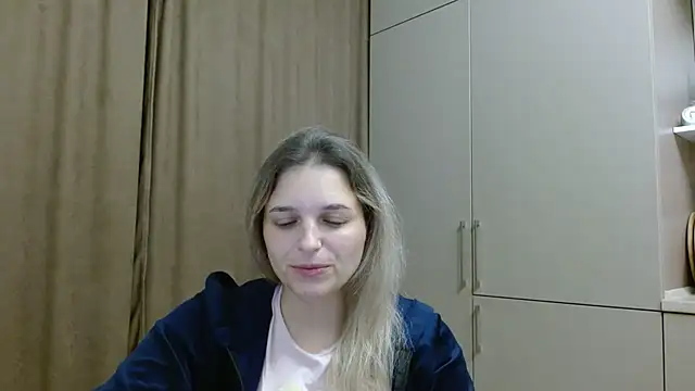 ElisSky301 online show from November 2025 09:07:01 PM