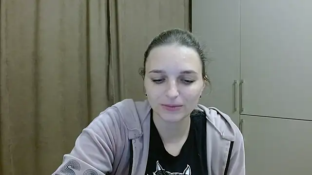 ElisSky301 online show from October 2025 09:57:02 PM