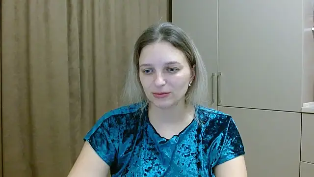 ElisSky301 online show from December 2025 08:52:01 PM