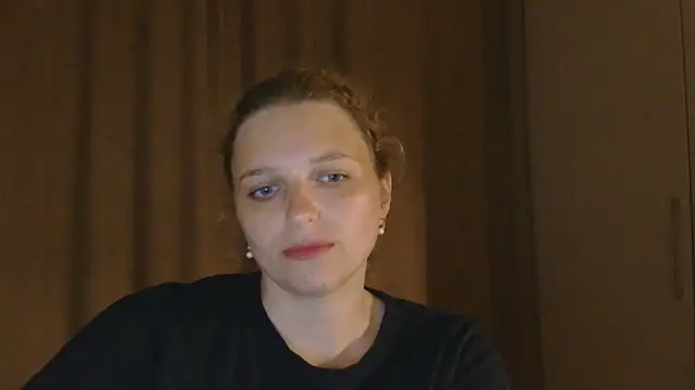 Snapshot of ElisSky301 chatting on June 2026 07:36:01 PM ElisSky301 online show from June 2026 07:36:01 PM