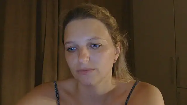 Snapshot of ElisSky301 chatting on July 2026 07:58:01 PM ElisSky301 online show from July 2026 07:58:01 PM