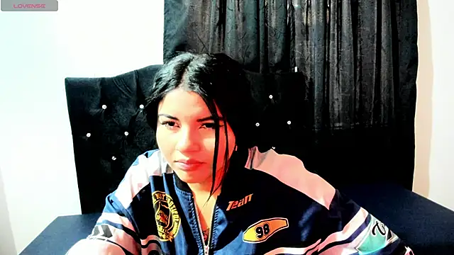 Sara Moon 18 online show from October 2025 10:32:01 PM