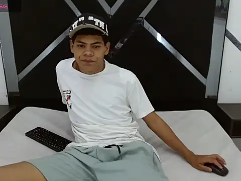 Yordi Alpha online show from November 2025 12:53:01 PM