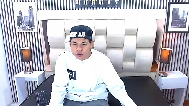 Yordi Alpha online show from November 2025 12:42:02 PM