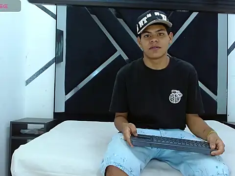 Yordi Alpha online show from November 2025 01:14:02 PM