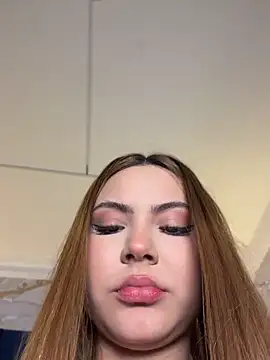 Beella1  online show from May 2026 04:04:02 PM