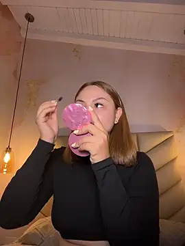 Beella1  online show from April 2026 12:01:01 PM