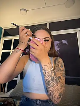 Beella1  online show from December 2025 11:43:02 AM