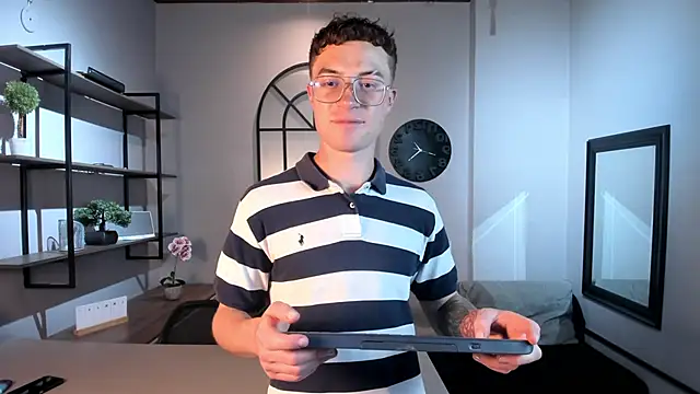 Lil James online show from April 2026 08:04:02 PM