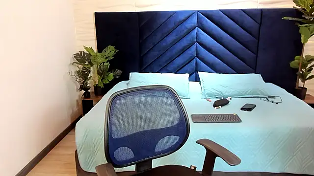 Lil James online show from March 2026 08:25:02 PM