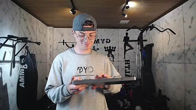 Lil James online show from March 2026 09:28:01 PM