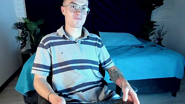 Snapshot of Lil_James chatting on November 2025 08:13:01 PM Lil James online show from November 2025 08:13:01 PM