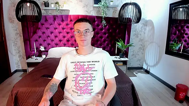 Snapshot of Lil_James chatting on November 2025 08:45:01 PM Lil James online show from November 2025 08:45:01 PM