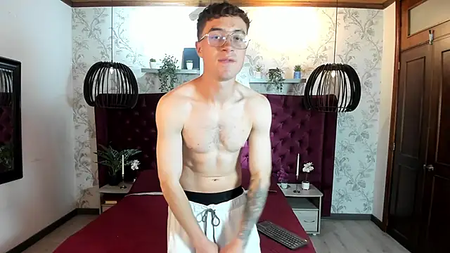 Lil James online show from May 2026 08:11:02 PM