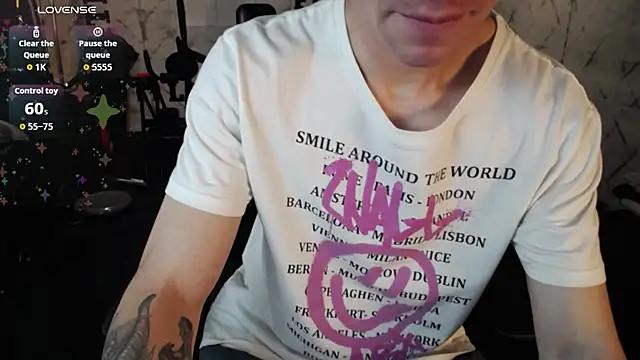 Snapshot of Lil_James chatting on November 2025 08:02:01 PM Lil James online show from November 2025 08:02:01 PM