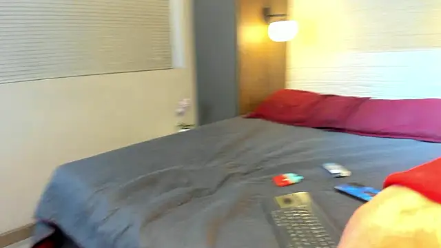 Lil James online show from March 2026 08:37:01 PM