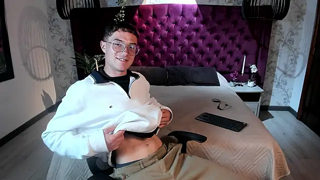 Lil James online show from March 2026 08:20:01 PM