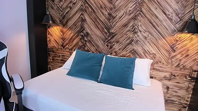 mia collins96 online show from November 2025 02:48:01 AM