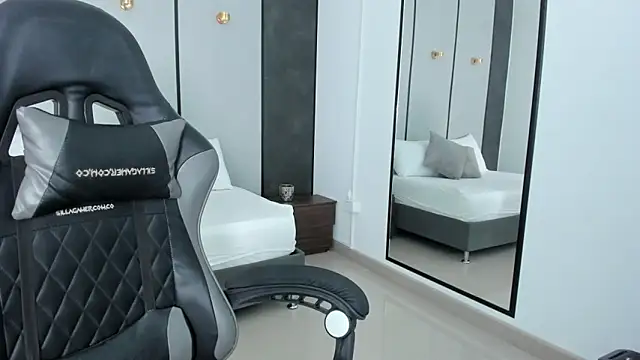 mia collins96 online show from March 2026 02:22:01 AM